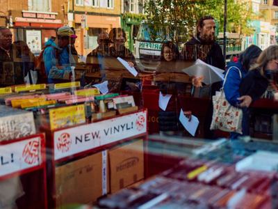 Меломанов день: мир отметил Record Store Day - Новости Muzilla.ru