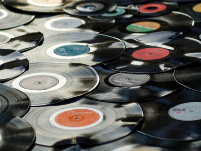 Дольше «компашки»: разбираемся, насколько долговечен винил - Новости Muzilla.ru